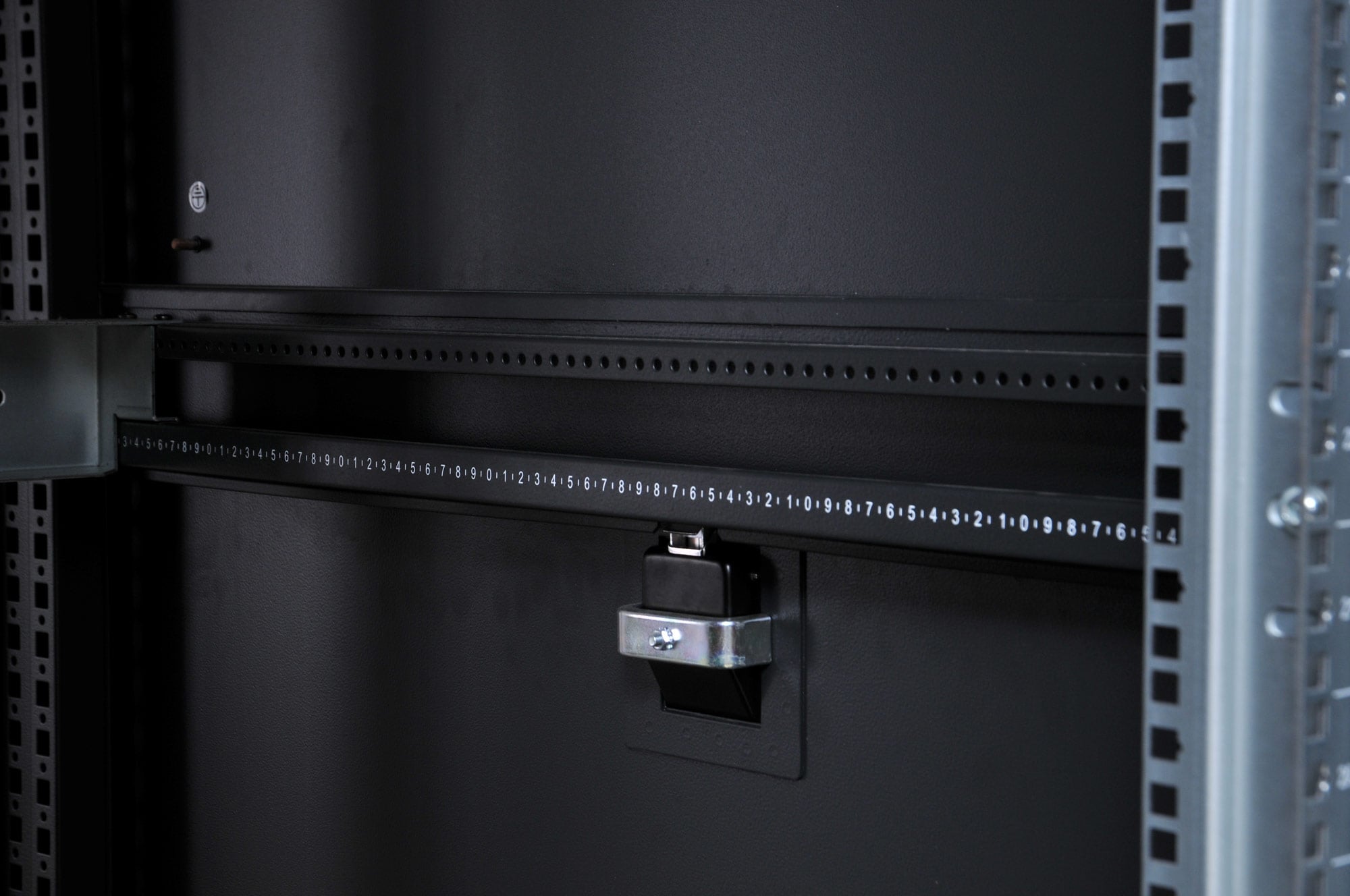 Armadio NetRack 19'' 600x1000 42 Unità Ventilato Nero da Assemblare - Techly Professional I-CASE FP-42VTBK2