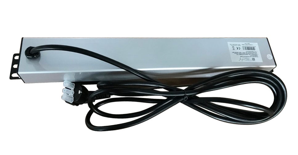 Multipresa 6 Posti da Rack 19'' con Magnetotermico Spina Schuko Angolata 1.5U - Techly Professional I-CASE STRIP-16SH