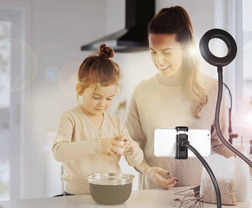 Luce LED Anello Portatile Regolazione Luminosità e Stand Smartphone - Logilink I-SMART-RING8