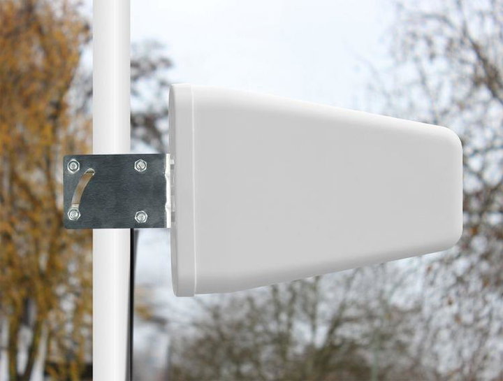 Antenna LTE direzionale da esterno SMA 7-9 dBi cavo RG-58 5 m bianco - Delock I-WL2-ANT79O