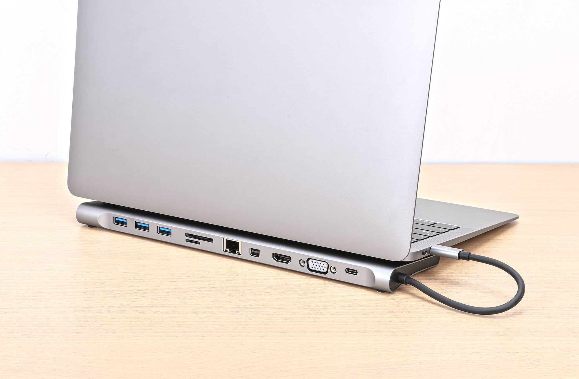 Docking Station USB-C 11 -in- 1 Triple Monitor MST - Manhattan IADAP USB 31 -MULTI 4