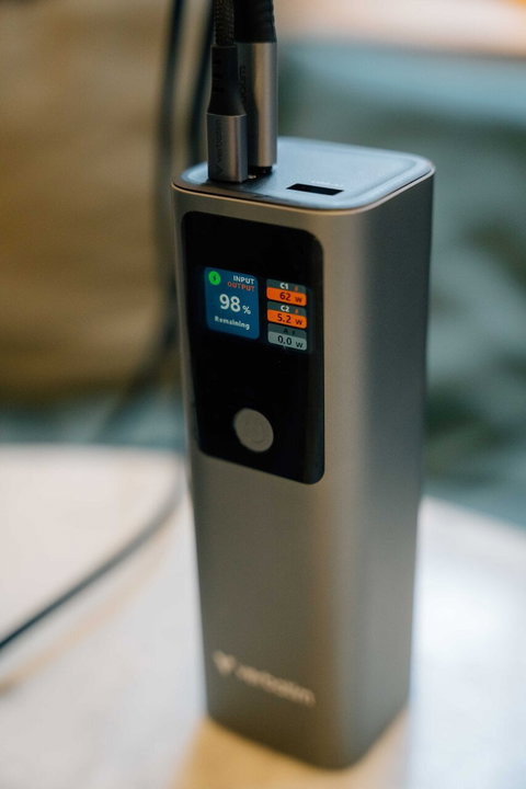 Power Bank 27000mAh 1x USB-A 2x USB-C with TFT Display, PD 3.1 140W - Verbatim IC-32269
