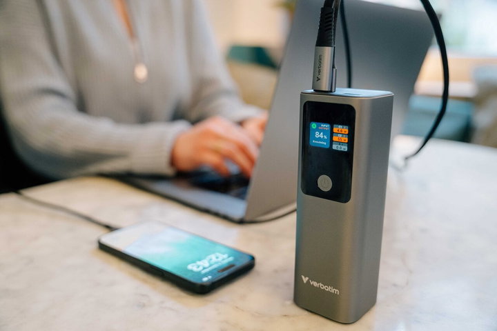 Power Bank 27000mAh 1x USB-A 2x USB-C with TFT Display, PD 3.1 140W - Verbatim IC-32269
