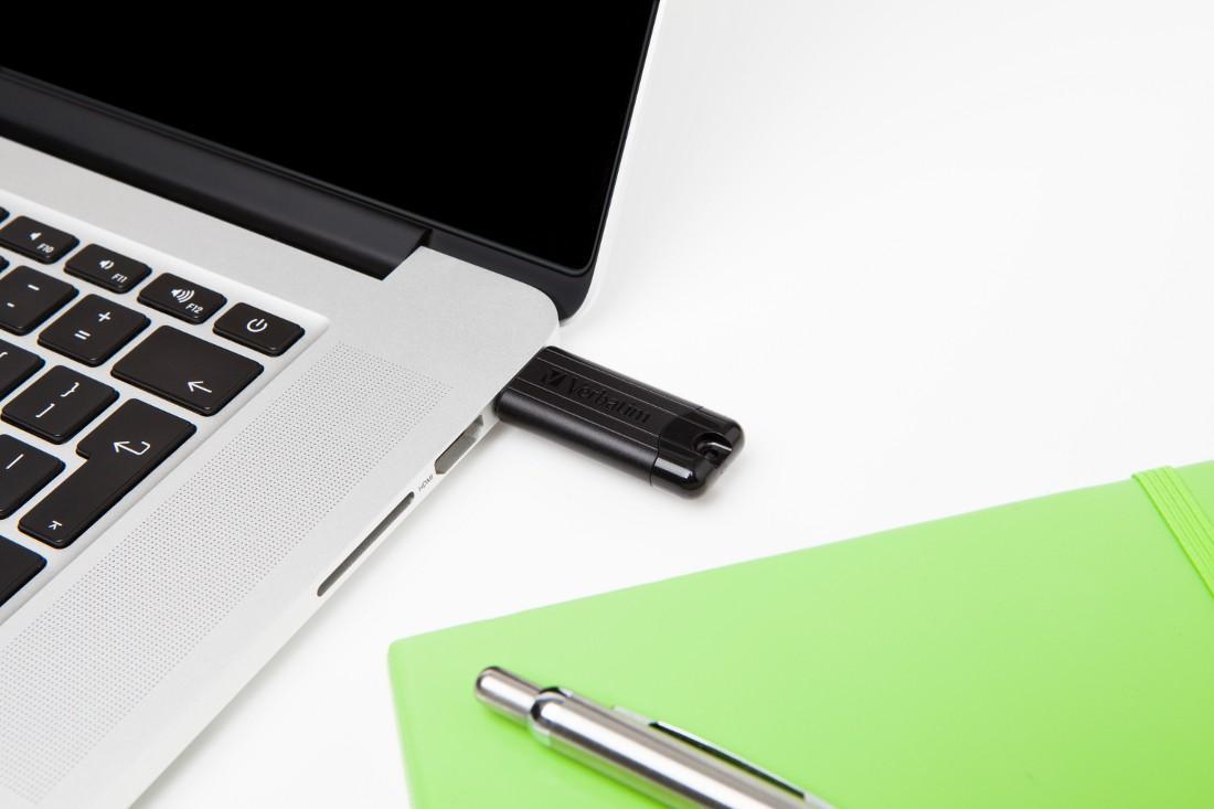 Memoria USB 3.0 PinStripe da 16Gb Colore Nero - Verbatim IC-49316