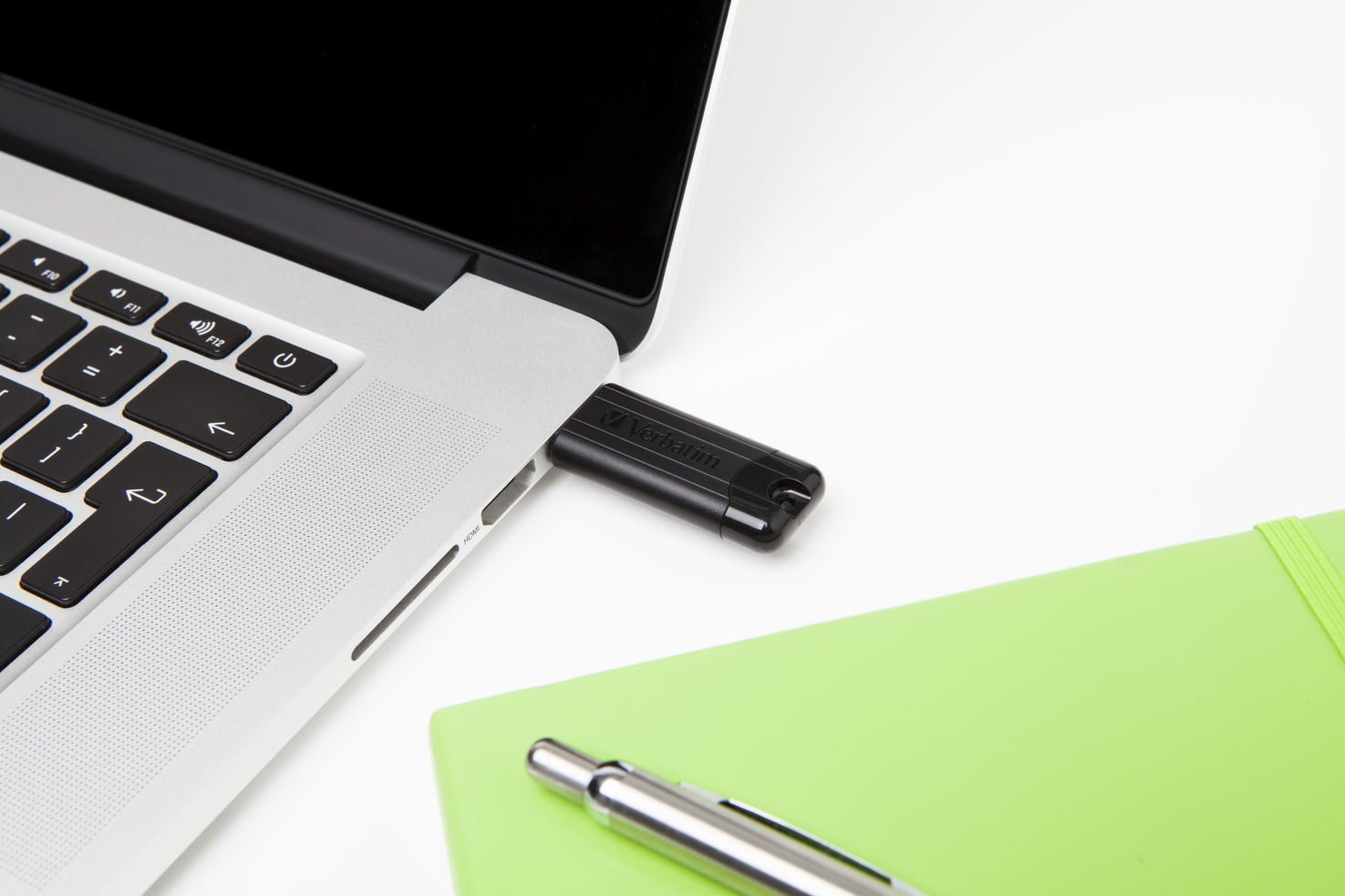 Memoria USB 3.0 PinStripe da 256Gb Colore Nero - Verbatim IC-49320