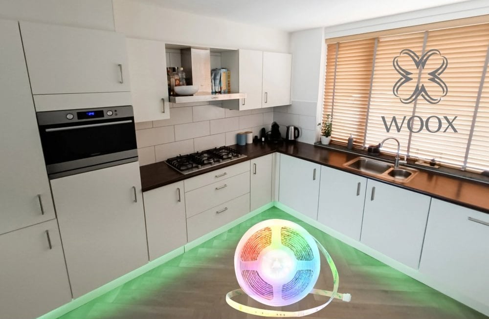 Kit Striscia LED Intelligente 5m con Funzione Musicale e Controllo Vocale Alexa, R5149 - Woox IC-WO5149