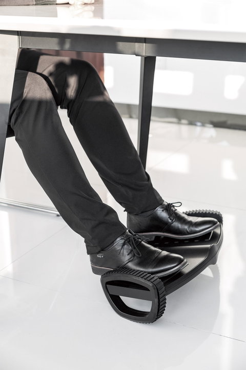 Ergonomic Footrest with Rocking Function - Manhattan ICA-FR 181
