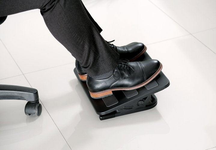 Adjustable Ergonomic Footrest for Smart Working - Manhattan ICA-FR 198