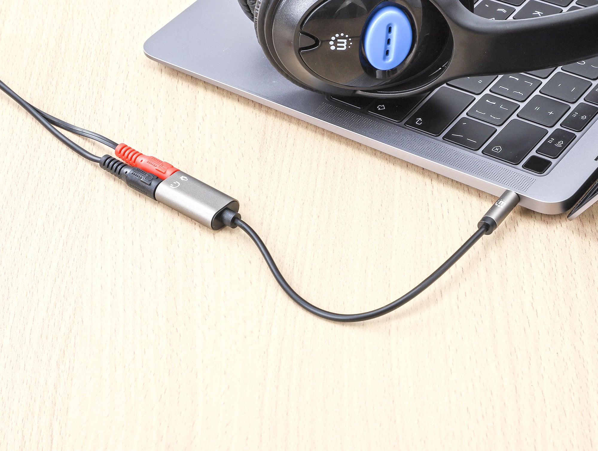 Cavo Adattatore per Cuffie con Splitter Audio Stereo AUX 20cm - Manhattan ICOC 35H-1M2F-020