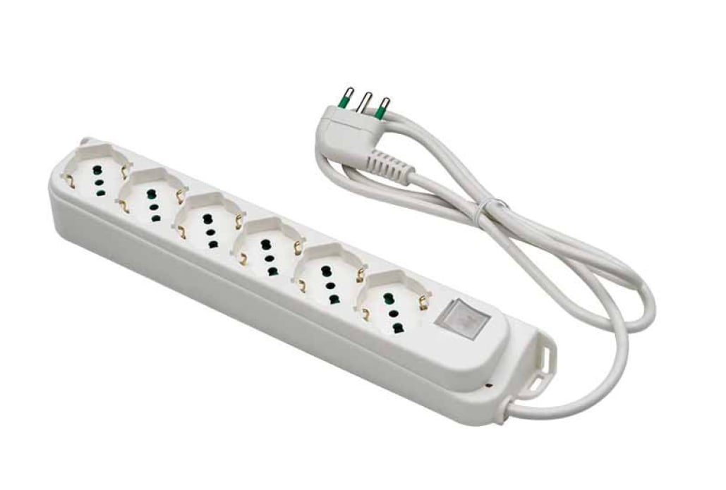Multipresa 6 Posti Schuko con Interruttore e Cavo 1,5m Bianco - FME ICPS4043W