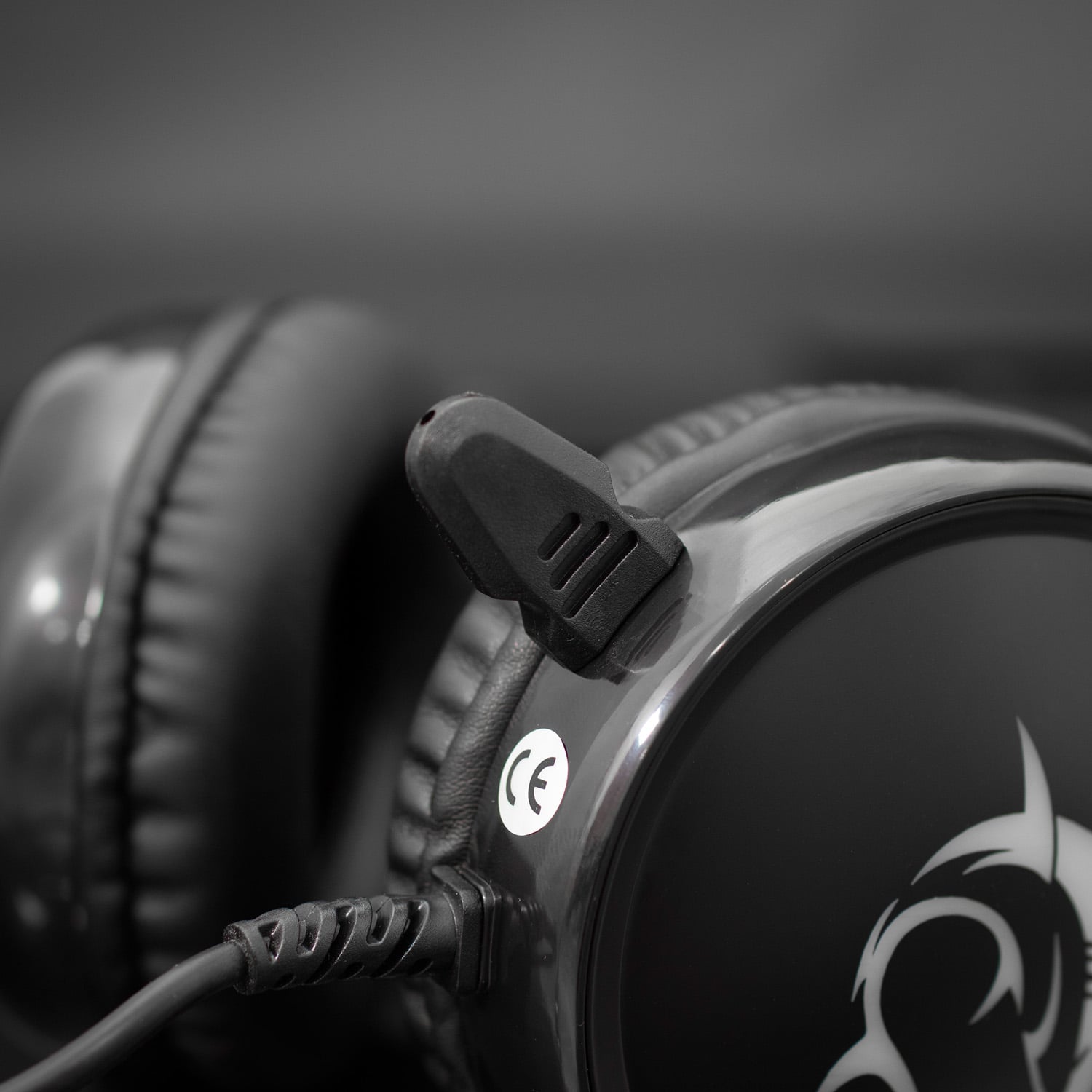 Cuffia Gaming Stereo con Microfono con Illuminazione LED in 7 Colori MARGAY - White Shark ICSB-GH1947