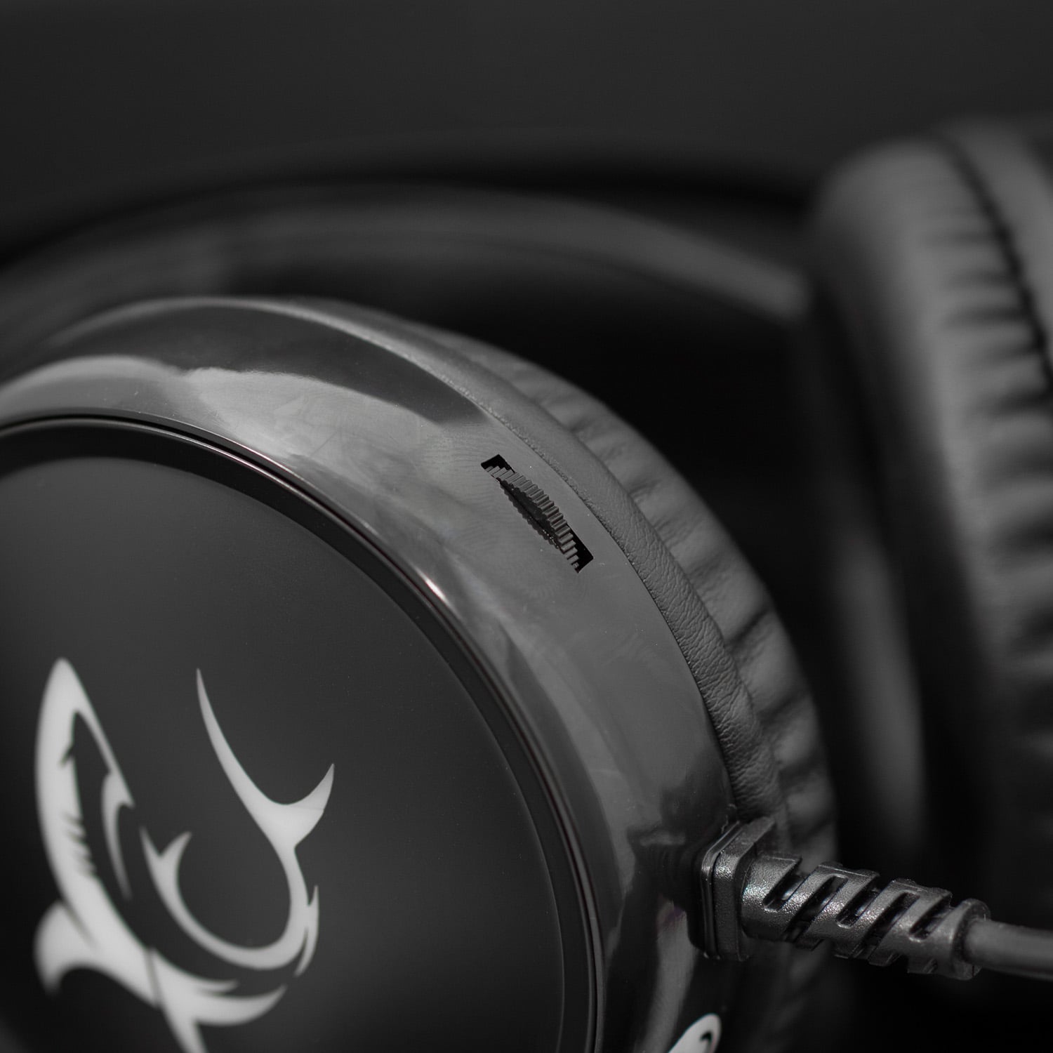 Cuffia Gaming Stereo con Microfono con Illuminazione LED in 7 Colori MARGAY - White Shark ICSB-GH1947