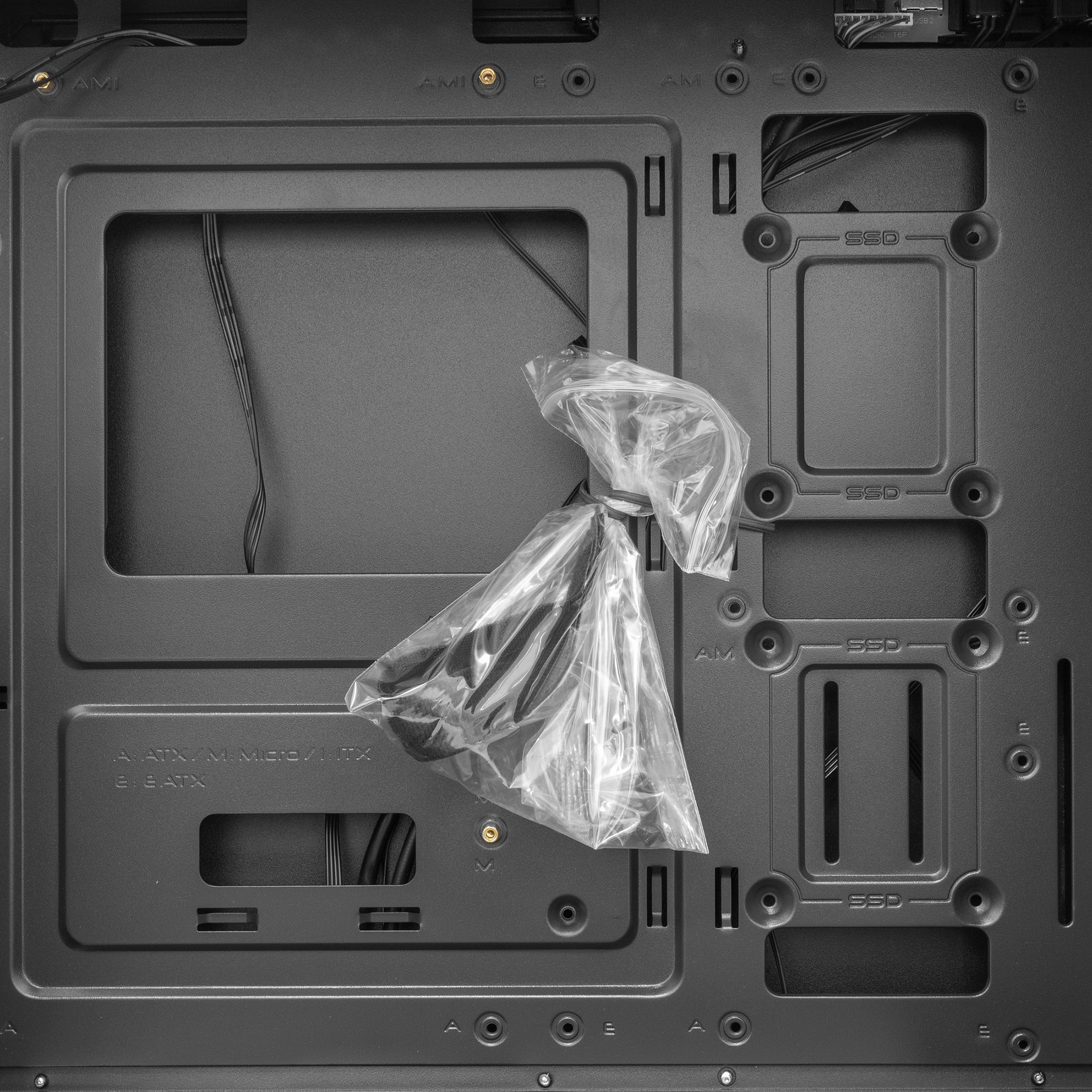 Case PC Chassis ATX Mid Tower con 3 Ventole 14cm e 1 Ventola 12cm Nero - White Shark ICSB-WARHEAD