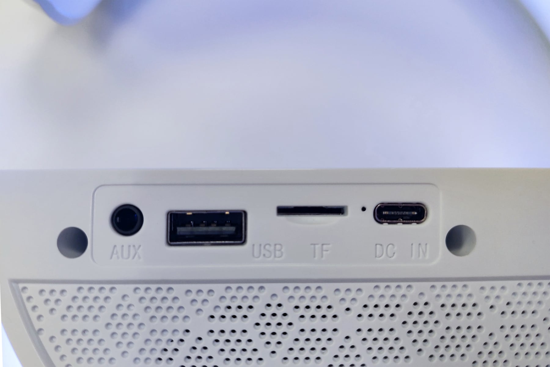Bluetooth v 5.3 speaker with LED light and Wireless charger, TX- 264 - Technaxx ICTX-TX 264