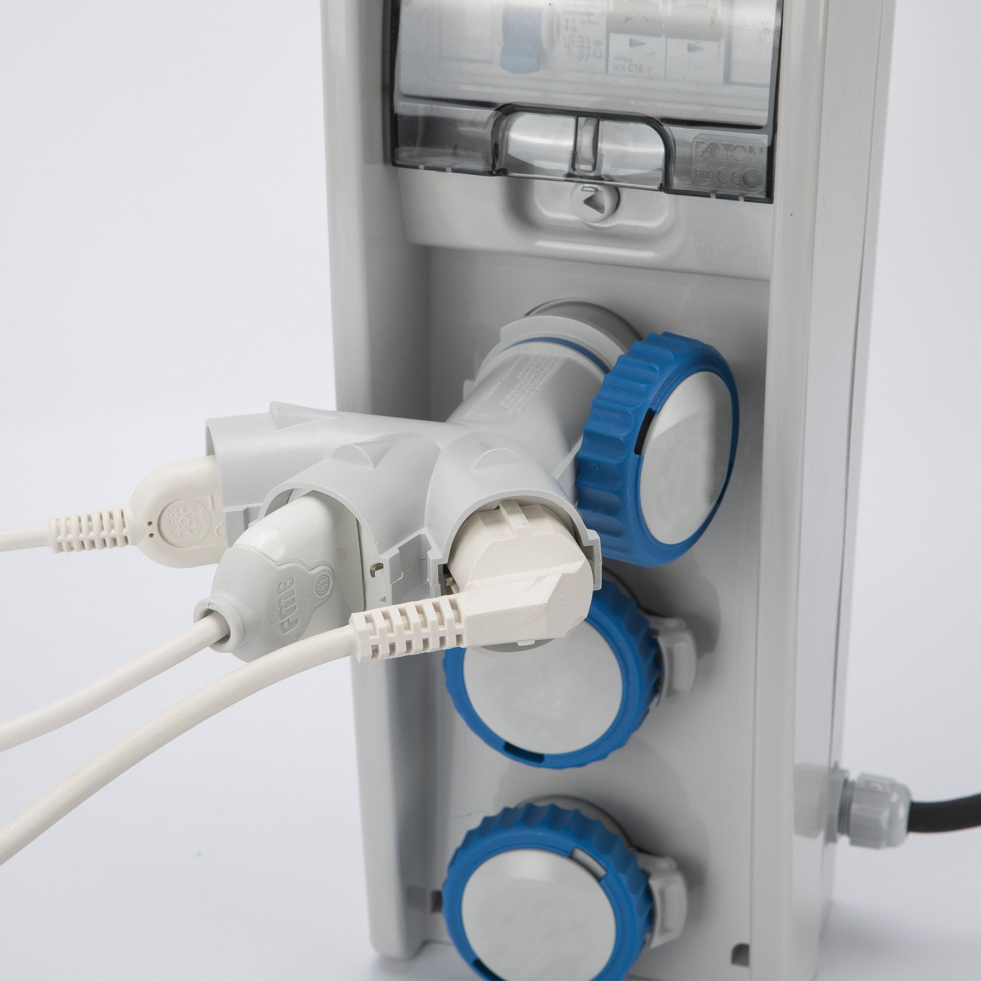 Triplex Industrial Adapter from Italian Spina 16 A to 3 Schuko Bipasso sockets - FME IPW-SP- 7309
