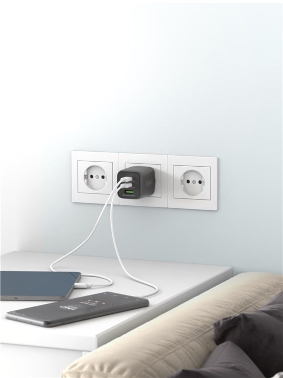 Nano Charger GAN 65 W 2 xUSB-C PD + USB-A QC from Black Wall - Goobay IPW-USB- 65 W 2 C 1 ANB