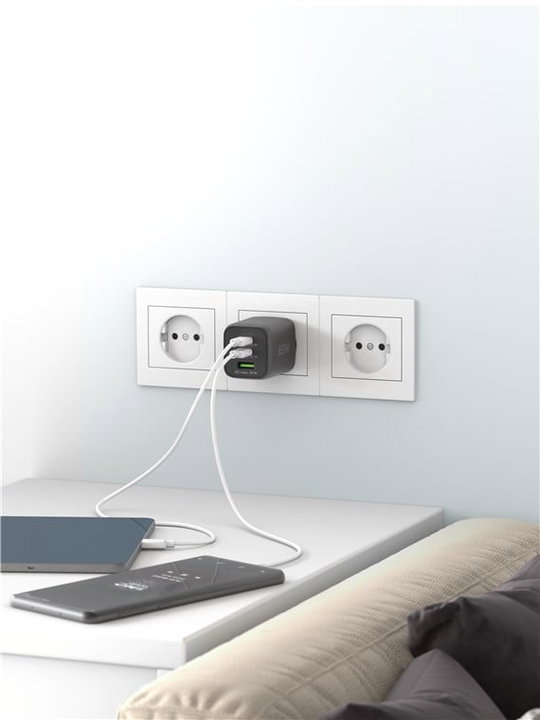 Nano Caricatore GaN 65W 2xUSB-C PD + USB-A QC da Muro Nero - Goobay IPW-USB-65W2C1ANB