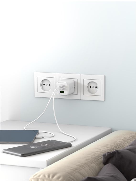 Nano Charger GAN 65 W 2 xUSB-C PD + USB-A QC from White Wall - Goobay IPW-USB- 65 W 2 C 1 ANW