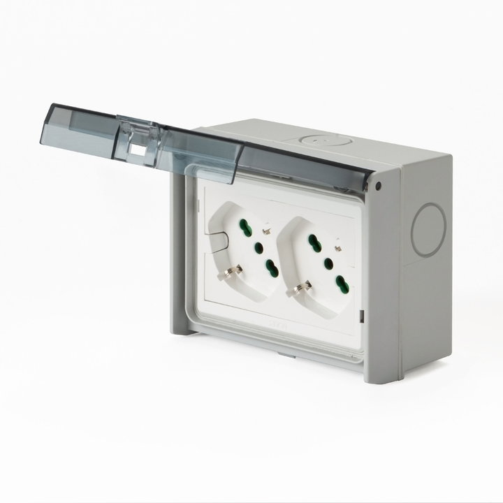 Multipresa Universale IP55 con Doppia Presa Bipasso Italiana Schuko con Scatola da Parete 3 Moduli - FME IUPS-PCP-OPE55