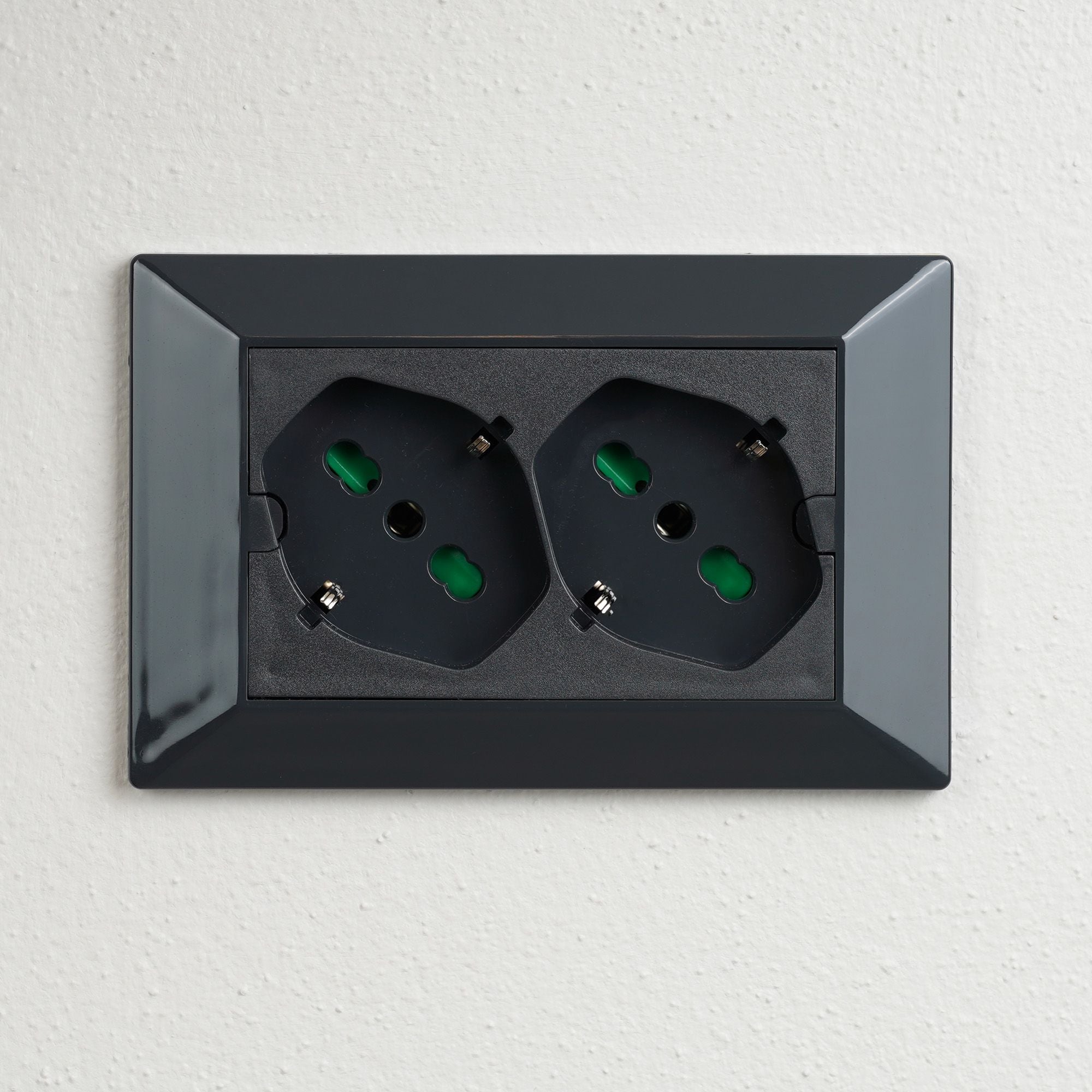 Universal Multi-Stake from Incasso with Double Double-Seat Bipasso Italian Schuko Nero - FME IUPS-PCP-OPEB