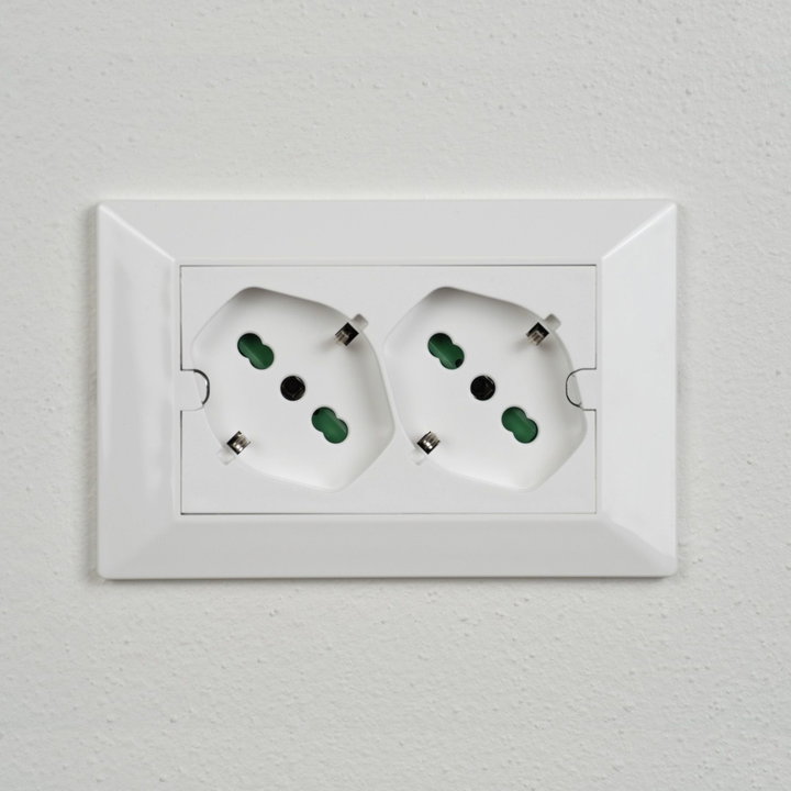 Multipresa Universale da Incasso con Doppia Presa Bipasso Italiana Schuko Bianco - FME IUPS-PCP-OPEW