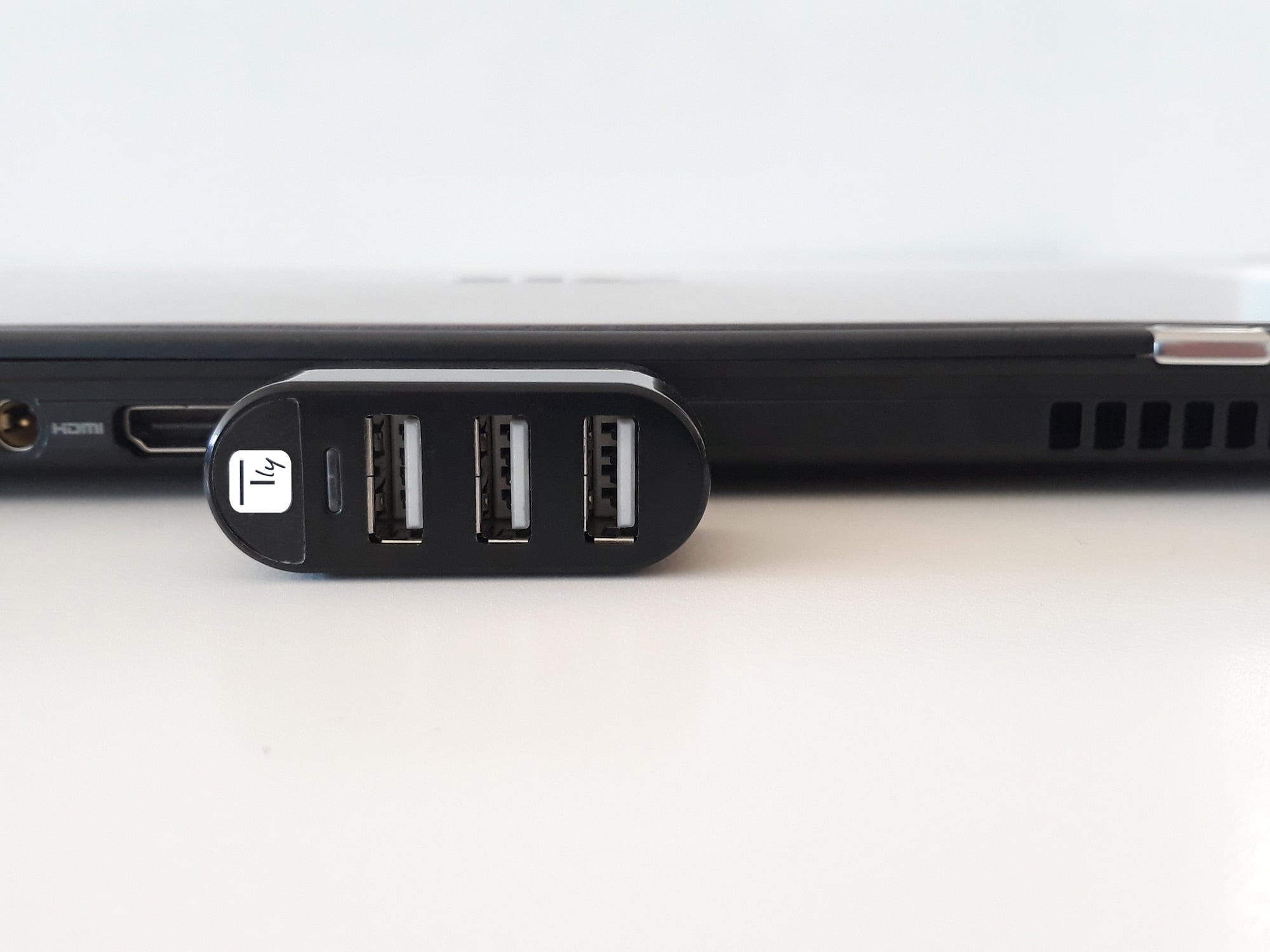 Mini Hub Rotante con 3 Porte USB 2.0 Nero - Techly IUSB2-HUB3-ROTB