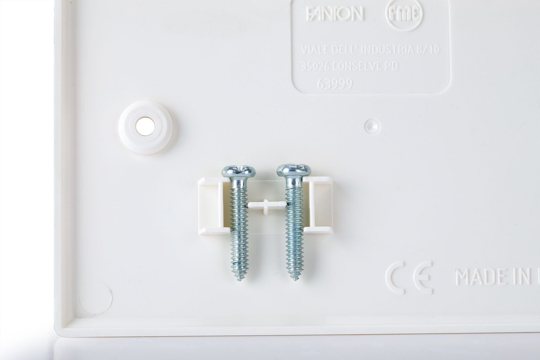 Coperchio Ribassato con Viti per Scatola da Incasso Rettangolare 3 Moduli Bianco - FME IWP-MD PSTR-COV3M